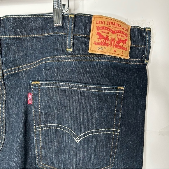 Levi’s Mens Athletic Fit Denim Jeans Size 48x30 Dark Wash actual 46x28 - Picture 5 of 5